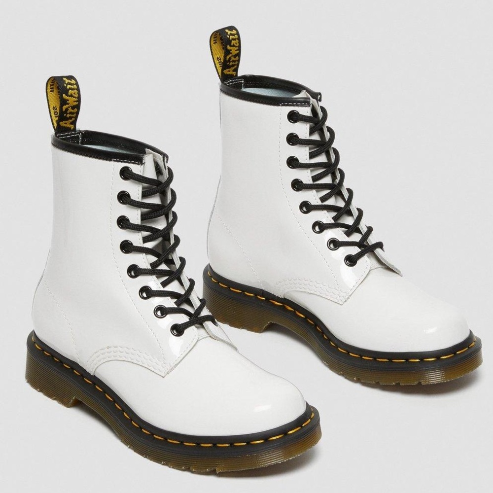 Dr. Martens 1460 WOMEN'S PATENT LEATHER LACE UP BOOTS - Like New Size 8